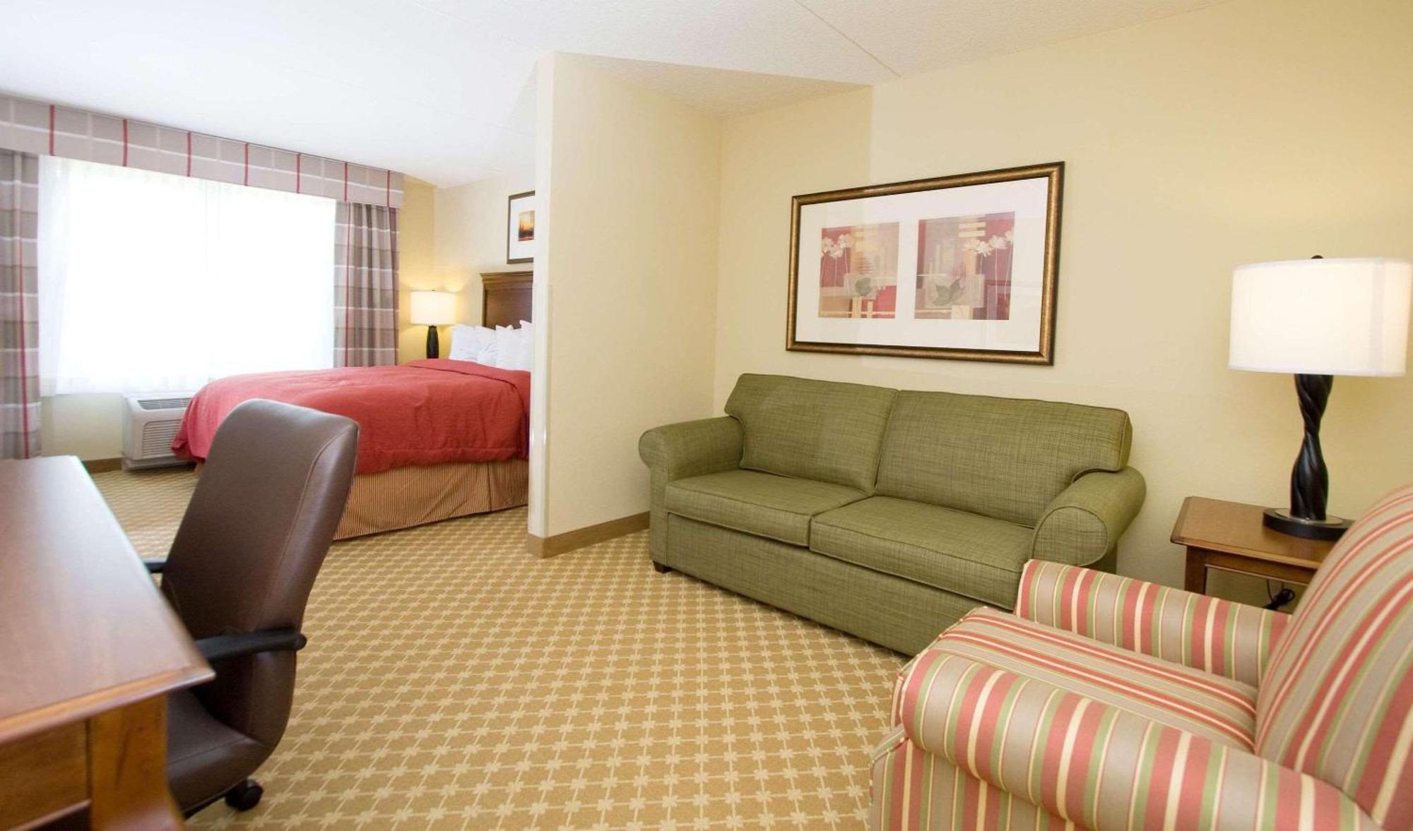 Country & By Radisson, Fredericksburg, Va Hotel