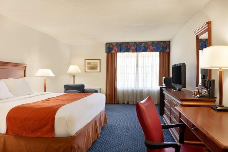 Country & By Radisson, Fredericksburg, Va Hotel