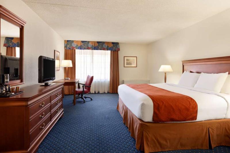 Country & By Radisson, Fredericksburg, Va